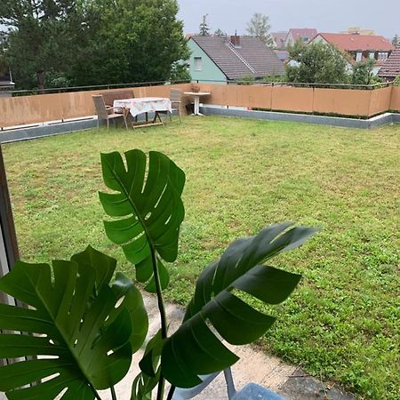 Ruhige Sonnige Wohnung Mit Rooftopterrasse Nahe Universitaet Gerbrunn Exteriör bild