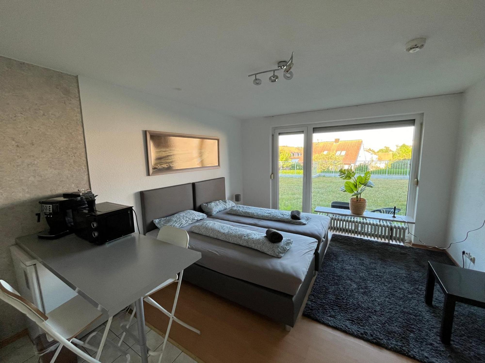 Ruhige Sonnige Wohnung Mit Rooftopterrasse Nahe Universitaet Gerbrunn Exteriör bild